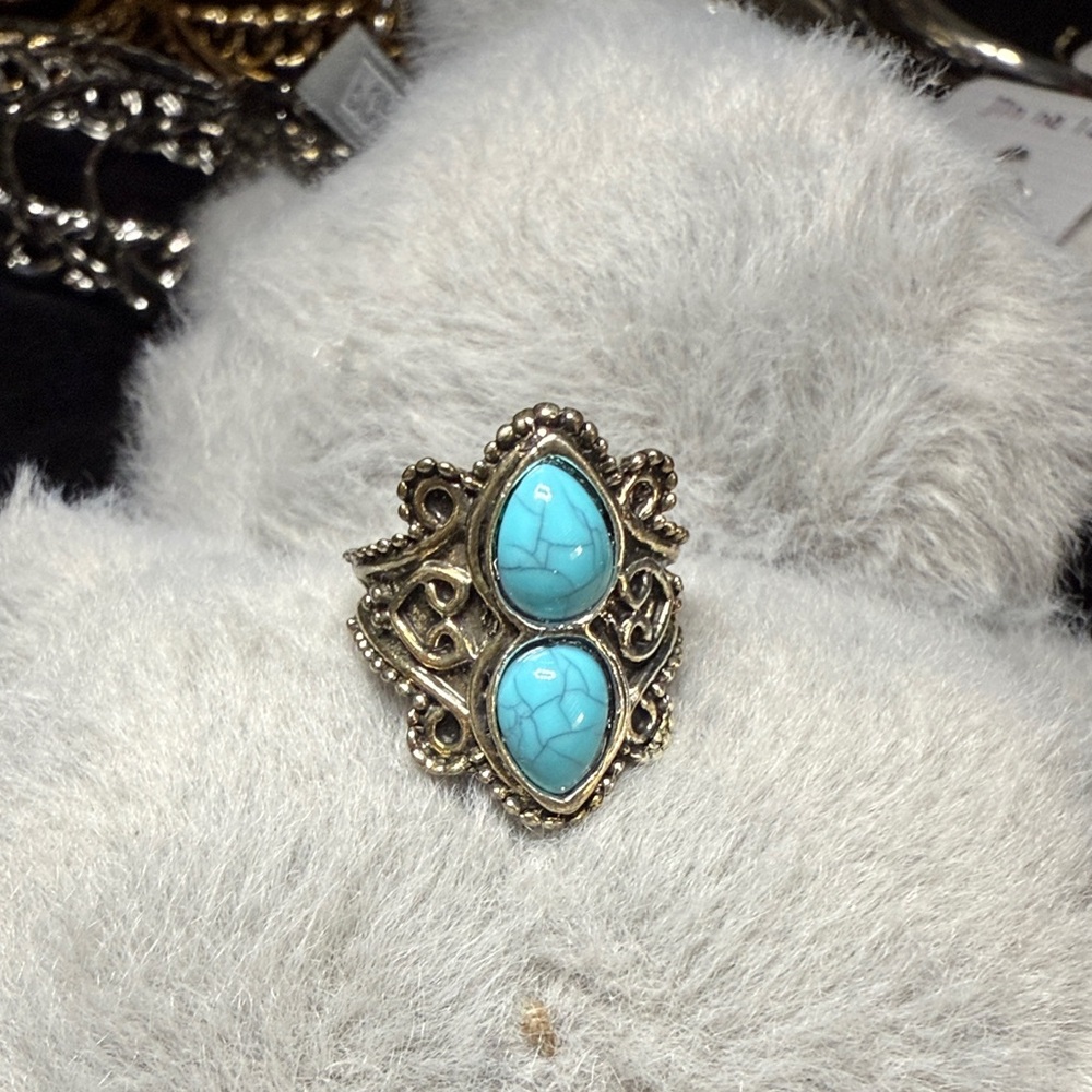Turquoise Gemstone Antique Ring